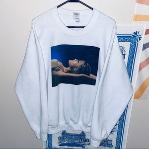 Ariana grande sweater